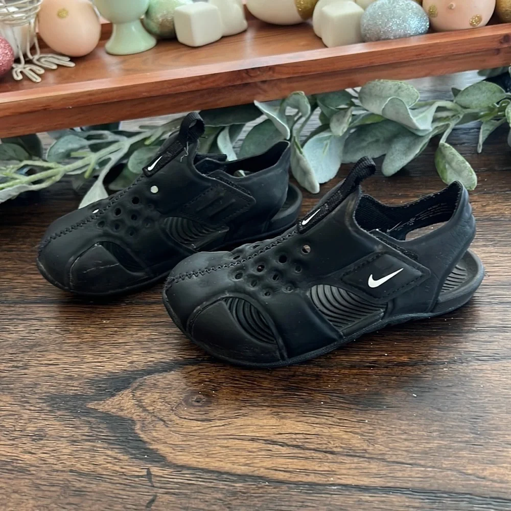 Nike Sunray Protect 2 | color black | size 8c